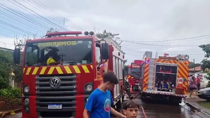Morador ouve explosão e sai correndo de casa em chamas na Região Norte