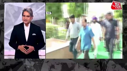 क्या केजरीवाल ने सादगी के वादों को किया किनारे? जानिए 721 गाड़ियों के काफिले की हकीकत, देखें ब्लैक एंड व्हाइट