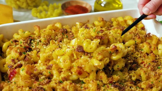 Bacon & Pimento Mac & Cheese Is Kicked Up Comfort Food