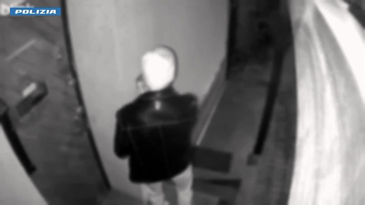 Con la app sul cellulare vede in diretta i ladri in azione nella sua casa