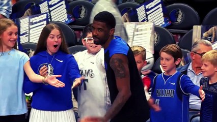 Irving (left knee) helped off court vs. Kings