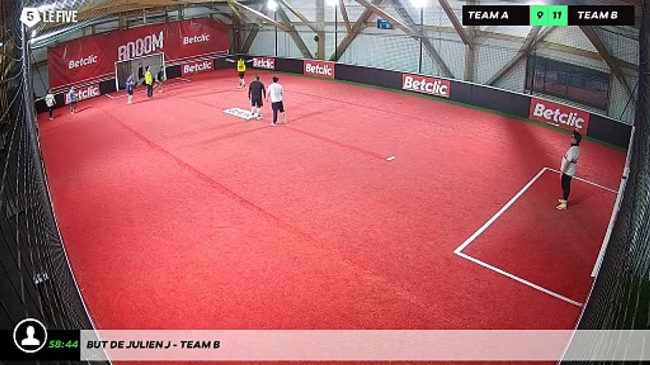 But de Julien J - Team B