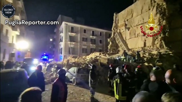 Crollo a Bari - building collapses, search for possible missing persons in Bari (Puglia, Italy)