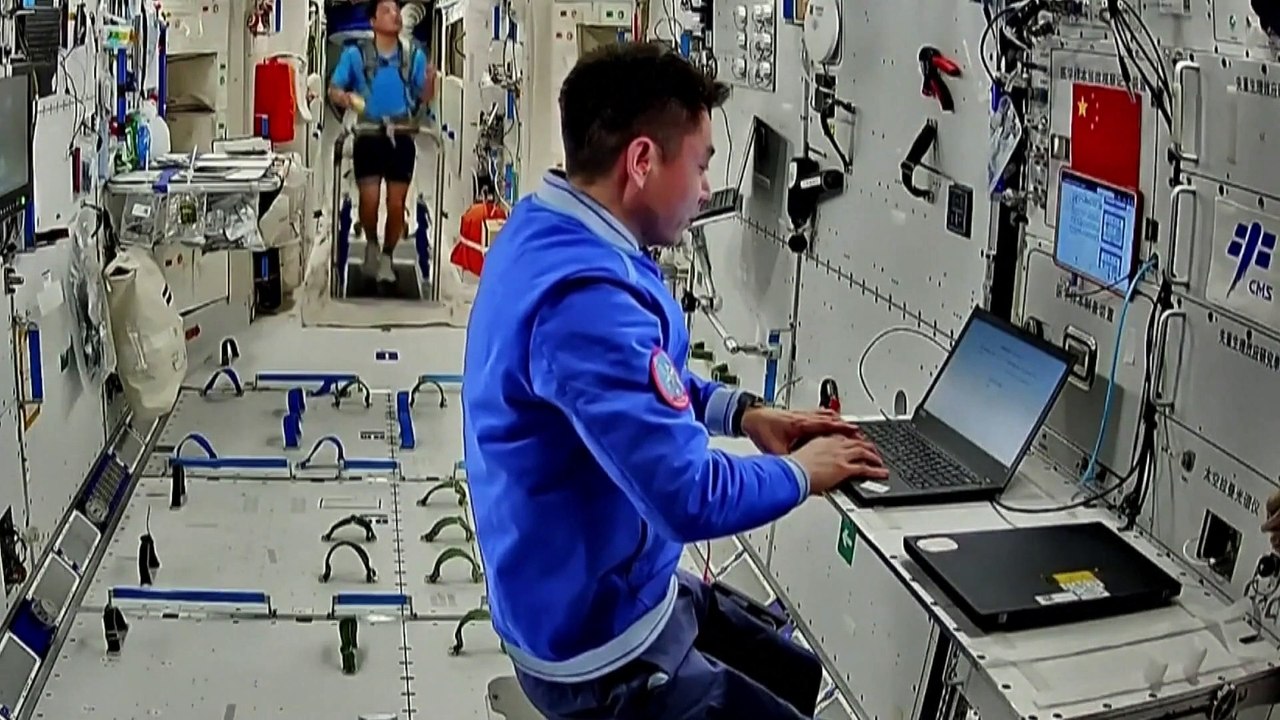 Chinese Astronauts -  Conduct Experiments And Maintenance On Tiangong Space Station