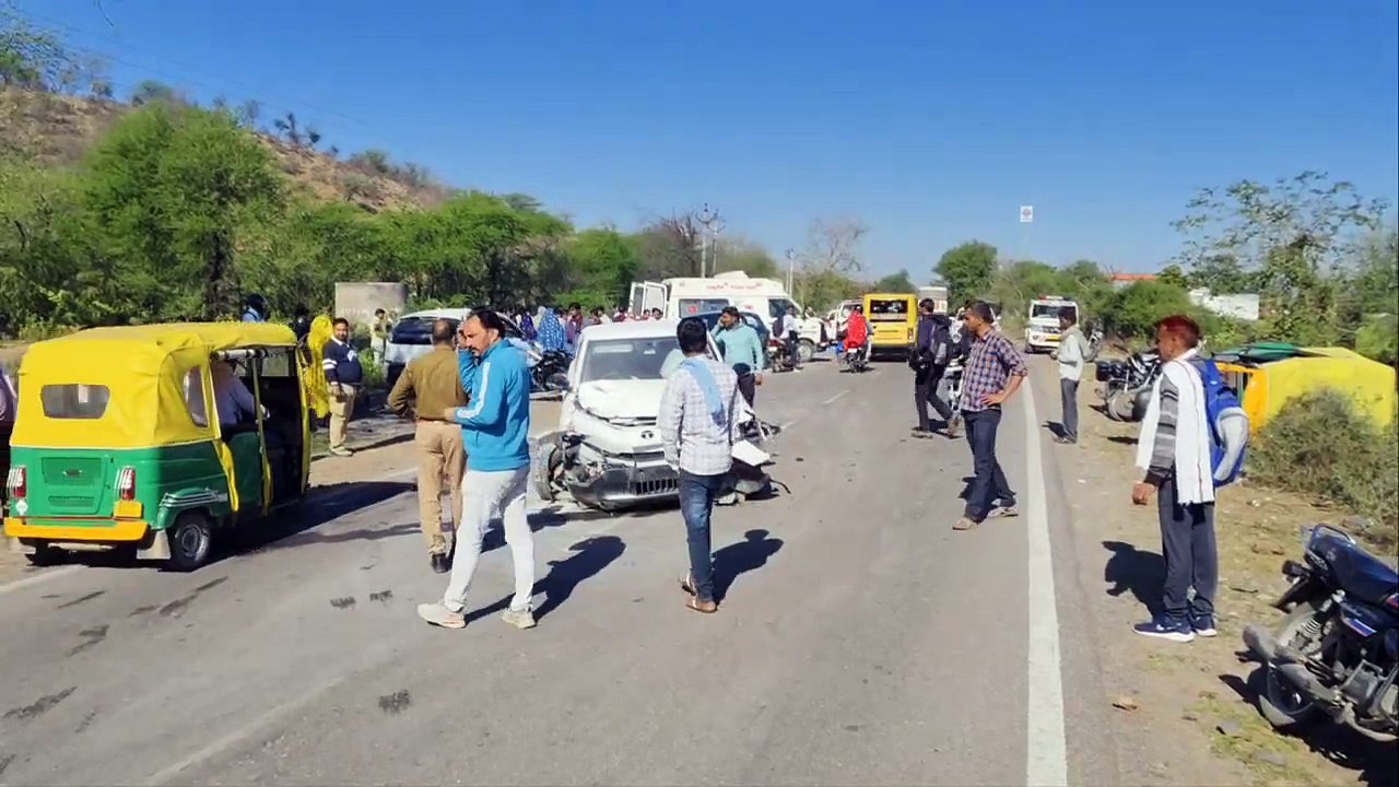 थाना क्षेत्र राजगढ़ के डाबला गांव के पेट्रोल पंप के पास एक्सीडेंट हुआ