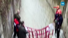 Su kanalında mahsur kalan karacanın kurtarılma anları kamerada