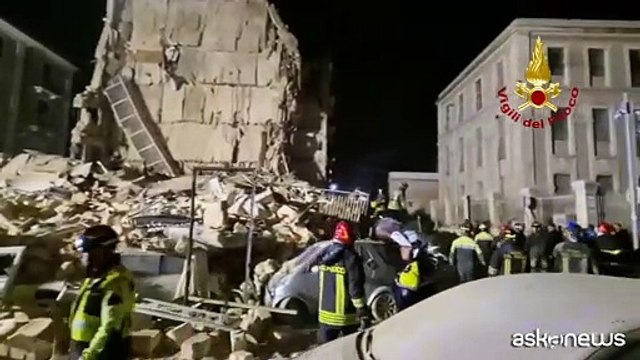 Palazzina di cinque piani crollata a Bari, si cerca una donna