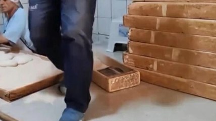 Pide tezgahına terlikle basılan fırına 105 bin TL ceza