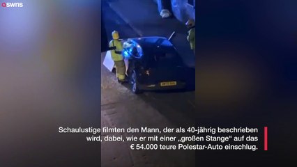 Mann zertrümmert Elektroauto bei scheinbarem Protest gegen Elon Musk