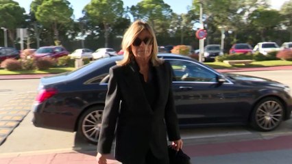 Cari Lapique reaparece en redes con una sonrisa y rodeada de su familia