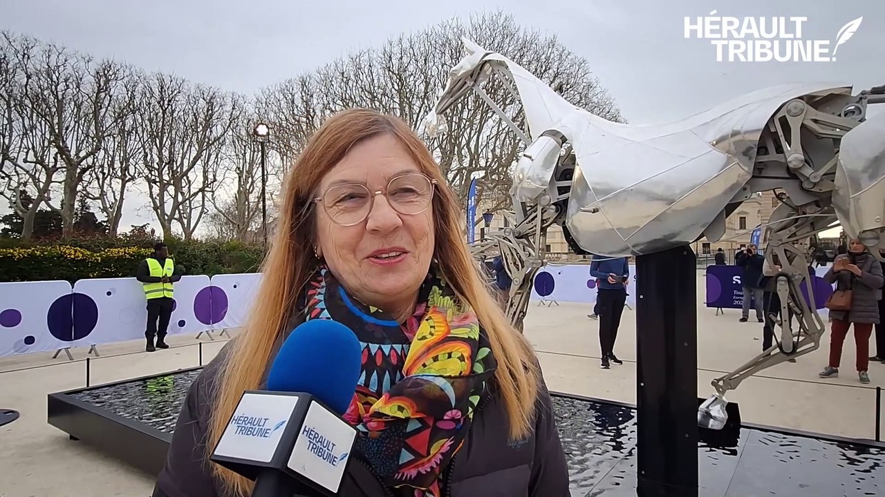 Le cheval Zeus de la cérémonie des JO 2024 sur la promenade du Peyrou à Montpellier
