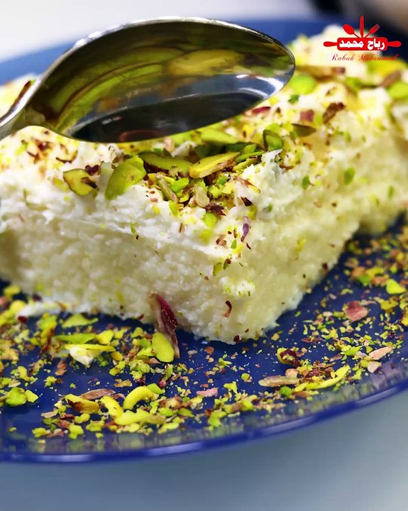 عندكم حليب وسميد تعالوا نحضر حلو ليالي لبنان 🇱🇧 اشهر حلو لبناني في 15 دقيقة فقط🔥 بطريقة سهلة وبسيطة والطعم روعة- حلى بدون بيض و بدون فرن مع رباح محمد مختصر