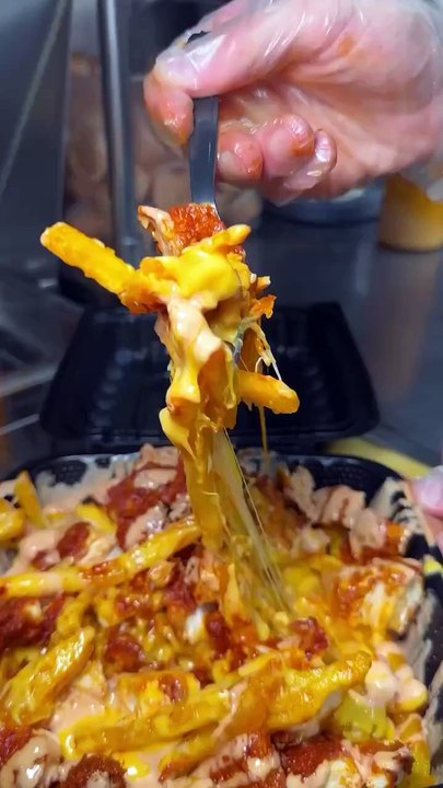 Follow for more ASMR videos🌮🍟 Credits: @banginbuns #mukbang #asmr #fastfood #asmreating