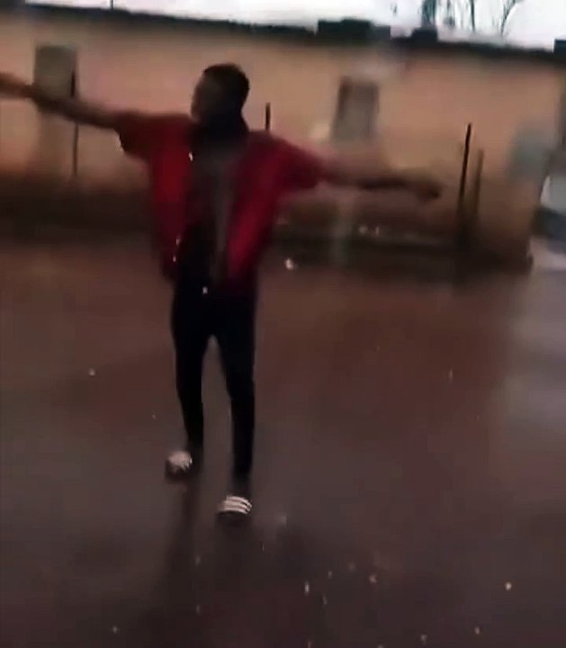 Phénomène mystérieux : Une pluie de perles multicolores tombe en Côte d'Ivoire (VIDEO)