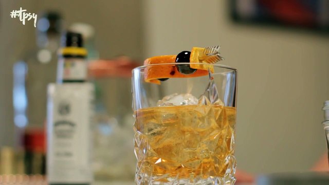 Impress Your Guests By Setting Up a Very Cool and Modern Looking At-Home Bar