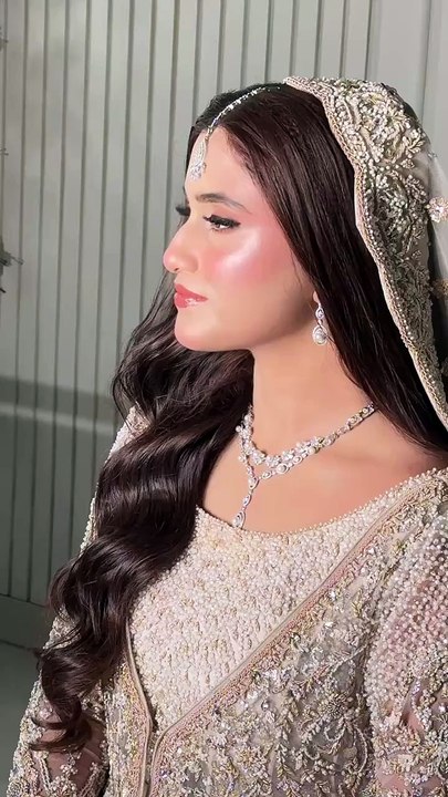 NIKKIHA MAKEUP