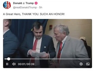 Trump accepts Purple Heart from Veteran