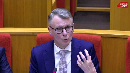 Scandale des eaux en bouteille : le directeur de l'usine Vittel défend la filtration à 0,2 micron