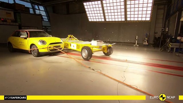 La Mini Cooper électrique obtient cinq étoiles aux crash-tests Euro NCAP 2025