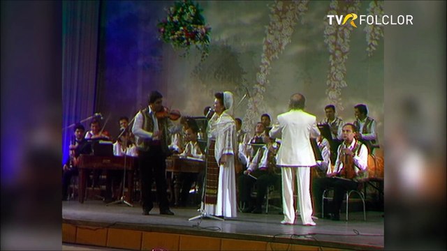 Vasilica Dinu - Hai la hora-n poienita (Spectacol aniversar Paraschiv Oprea - arhiva TVR)