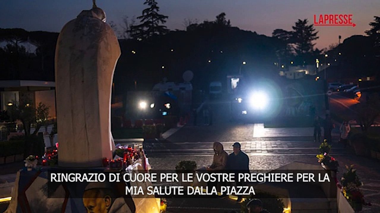 La voce affannata di Papa Francesco, il messaggio audio ai fedeli dall'ospedale: «Grazie per le vostre preghiere»
