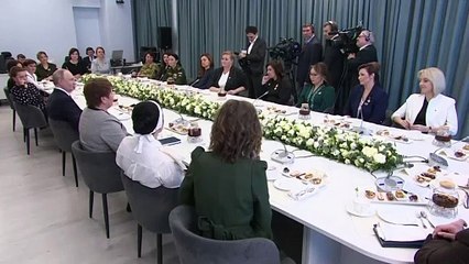 Πούτιν για Μακρόν: «Κάποιοι ξέχασαν τι συνέβη στον Ναπολέοντα»