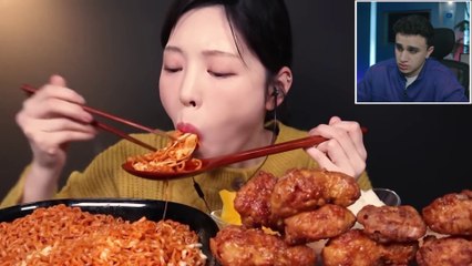 أتحداك تكمل صيام "نسخة النودلز والفرايد تشيكن"🍜🍗 | Food Asmr 🌙