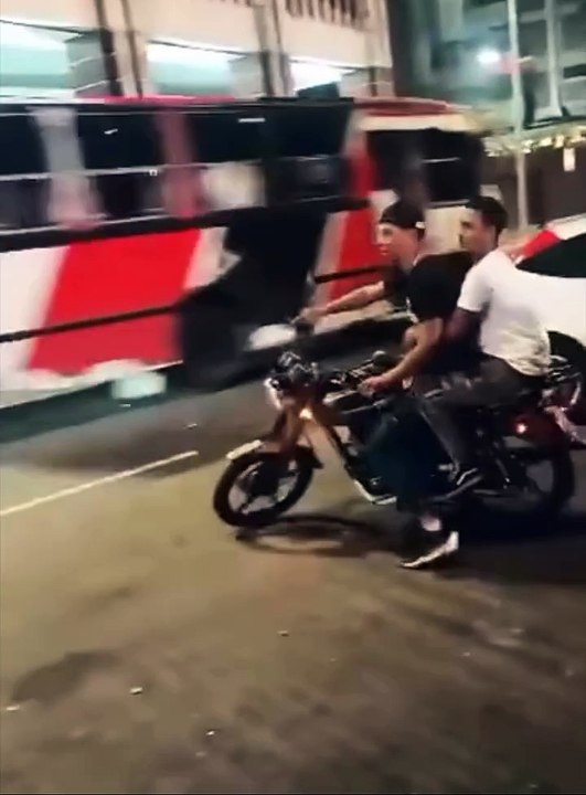 Running in funny way 😬😭