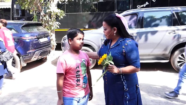Paps के साथ इस अंदाज़ में Bharti Singh, Mannara Chopra, Rubina Dilaik जैसे कई सेलेब्स ने Women's Day किया सेलीब्रेट