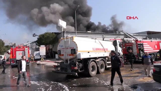 İzmir 4. Sanayi Sitesi'nde yangın; alevler iş yerlerine sıçradı