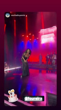 Ελένη Φουρέιρα: Η τριώροφη τούρτα-έκπληξη του Χρήστου Μάστορα που την έκανε να «λυγίσει» on stage!