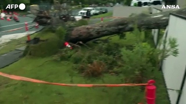 Australia colpita dal ciclone Alfred, raffiche di vento forte sulla costa orientale