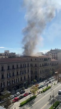 Il video dell'incendio in via Quintino Sella a Palermo