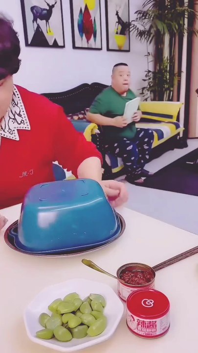 Funny ASMR Prank: Vietnamese Couple Eats!