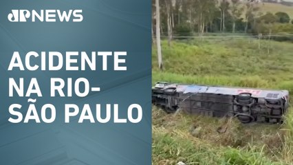 Ônibus cai em ribanceira na Via Dutra e deixa um morto e 25 feridos