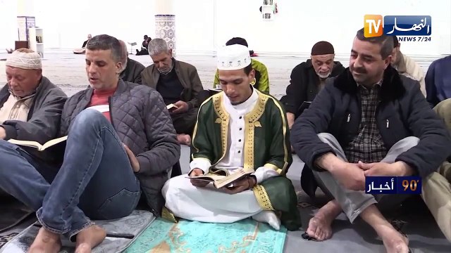 سوق اهراس : مناني .. صوته المميز جعل المسجد الذي يؤم فيه الصلاة مقصدا للمصلين