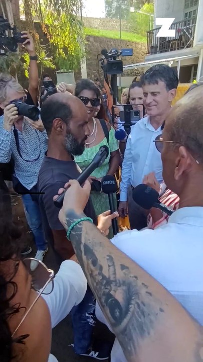 Manuel Valls au chevet des quartiers sinistrés