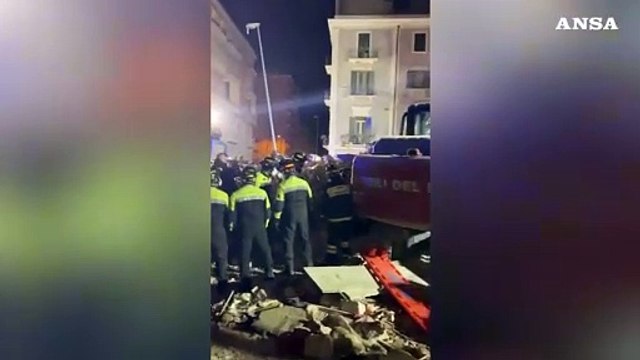 Palazzina crollata a Bari, 74enne estratta viva dopo 24 ore