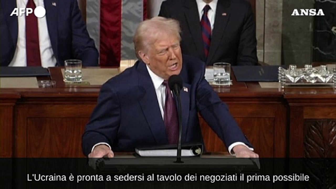 Trump: "L'Ucraina e' pronta a sedersi al tavolo delle trattative per una pace duratura"