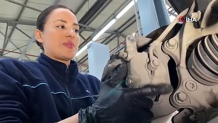 O oto sanayinin 3 üniversite diplomalı 27 yaşındaki Meryem ustası!