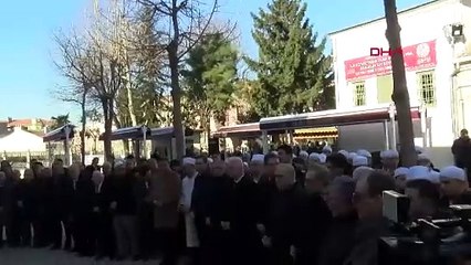 Kutsal emanet Hırka-i Şerif ziyarete açıldı, uzun kuyruklar oluştu