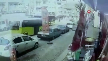 Bursa\'da otobüs faciası: 4 araca böyle çarptı