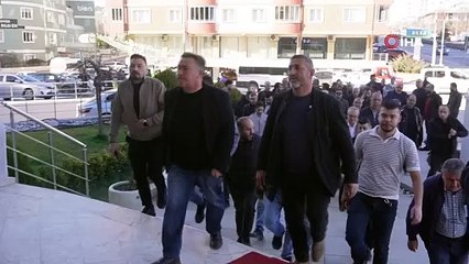 CHP’li belediye karıştı! Minibüsçülerden belediye meclisini bastı