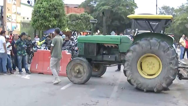 Paro de arroceros cumple cinco días con bloqueos en siete departamentos y sin acuerdo con el Gobierno Nacional