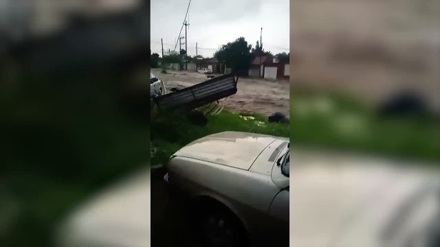 Tormenta provoca inundaciones y caos en Bahía Blanca