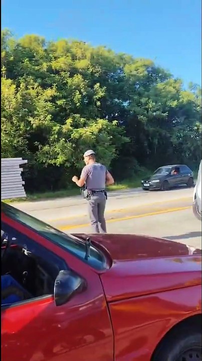 PAVOR EM PRAIA GRANDE: Quadrilha rouba carga de cigarros e é perseguida pela PM; VÍDEO