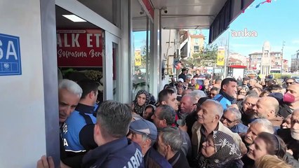 CHP'li belediyenin açtığı Halk Et Marketi'nde izdiham! Vatandaşlar ezilme tehlikesi yaşadı