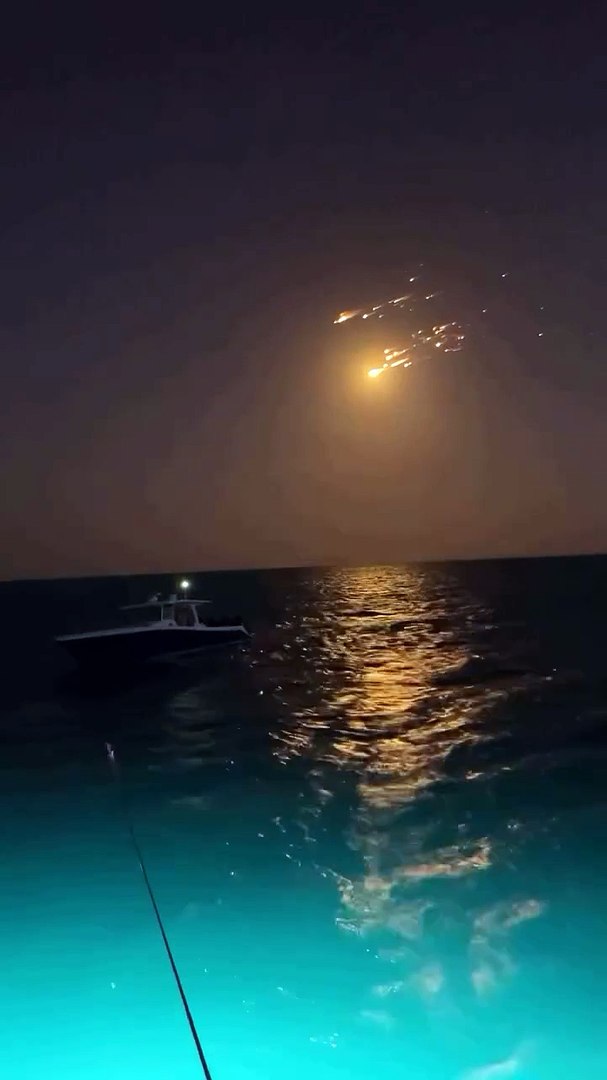 Video: Elon Musk's SpaceX Starship explosion captured from a yacht in the Caribbean.