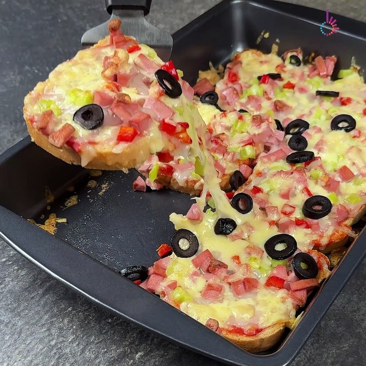 Making pizza slices out of bread! 🍕😋