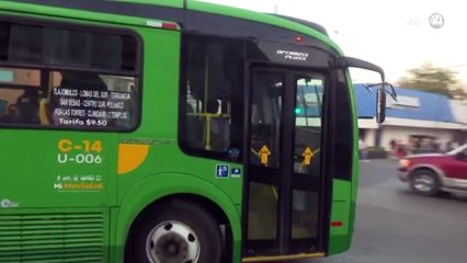 Juez federal ordena a gobernador y a secretario cumplir con transporte público incluyente